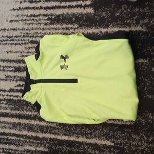 Under armour  boys top. Mwt size 4